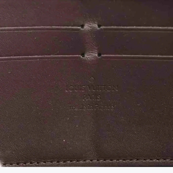 LOUIS VUITTON Vernis Rayures Zippy Wallet - Picture 7 of 16